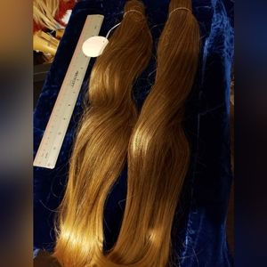 2 hair extensions